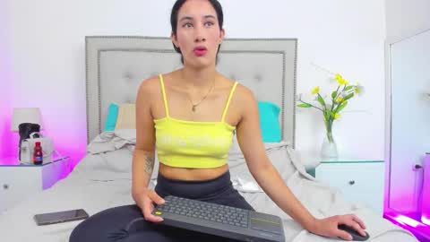 Snapshot of sofhyalove chatting on 23, 3, 2026 sofhyalove online show from 23, 3, 2026