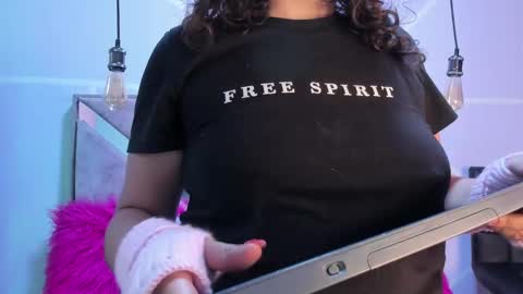 Sofi Noa online show from 17, 9, 2025