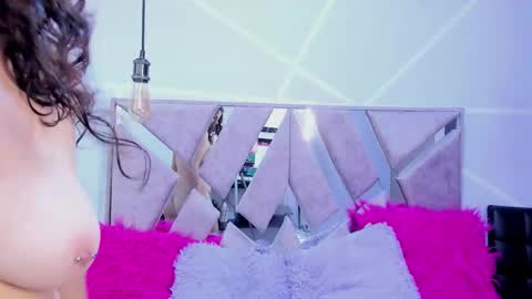 Sofi Noa online show from 24, 9, 2025