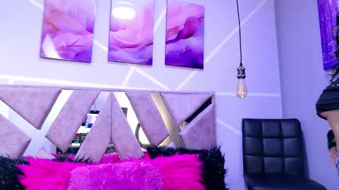 Sofi Noa online show from 4, 2, 2026