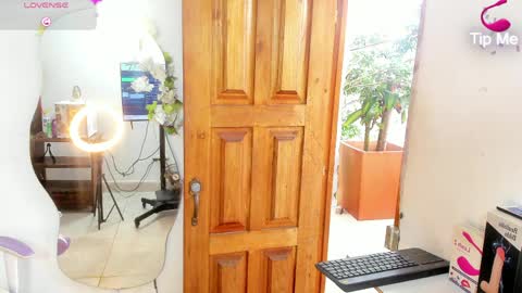 Snapshot of sofia_gold_ chatting on 8, 4, 2026 sofia online show from 8, 4, 2026