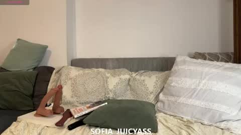 sofia_juicyass online show from 23, 4, 2026