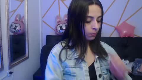 sofia_lara28 online show from 9, 5, 2026