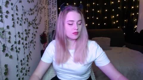 sofia_rosemary online show from 2, 2, 2025