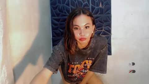 Snapshot of sofia_sweetheart18 chatting on 25, 10, 2025 sofia_sweetheart18 online show from 25, 10, 2025