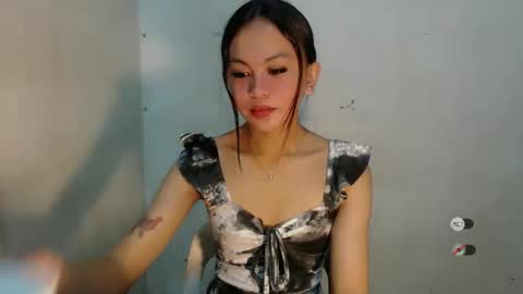 sofia_sweetheart18 online show from 3, 12, 2025