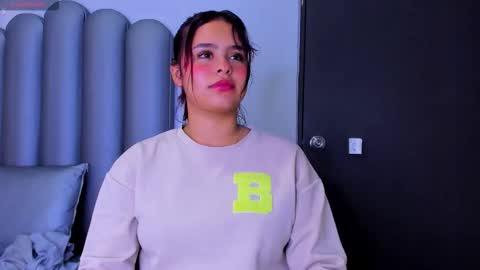 Sofa online show from 7, 1, 2026