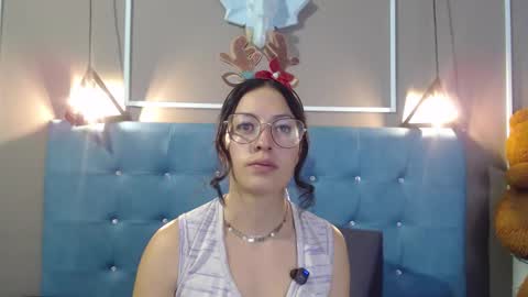 Snapshot of sofia_white3 chatting on 5, 12, 2025 Sofa online show from 5, 12, 2025
