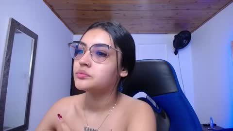 Snapshot of sofiaasexy19 chatting on 5, 11, 2025 Sofia online show from 5, 11, 2025