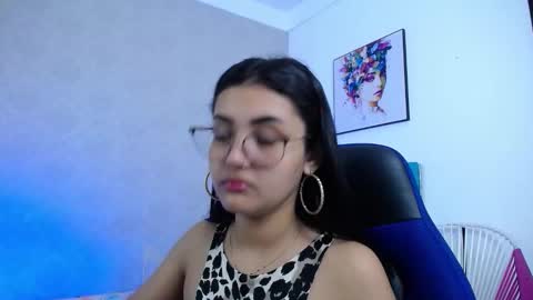 Snapshot of sofiaasexy19 chatting on 23, 11, 2025 Sofia online show from 23, 11, 2025