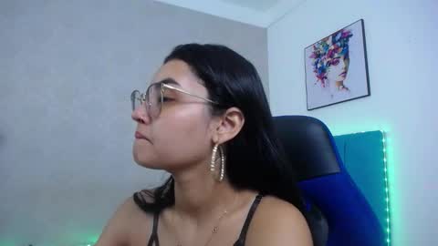 Snapshot of sofiaasexy19 chatting on 27, 11, 2025 Sofia online show from 27, 11, 2025