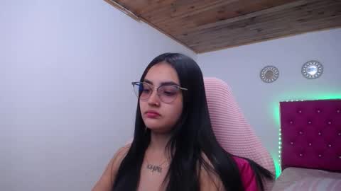 Snapshot of sofiaasexy19 chatting on 4, 12, 2025 Sofia online show from 4, 12, 2025