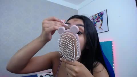 Snapshot of sofiaasexy19 chatting on 17, 12, 2025 Sofia online show from 17, 12, 2025