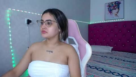 Snapshot of sofiaasexy19 chatting on 6, 5, 2026 Sofia online show from 6, 5, 2026