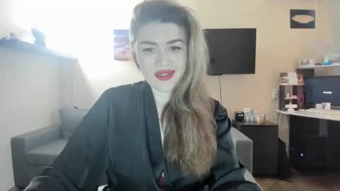 Snapshot of sofiabells chatting on 18, 11, 2025 SofiaBells online show from 18, 11, 2025