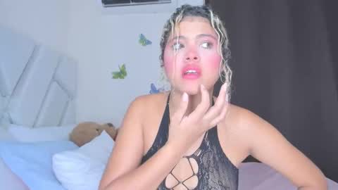 sofiacastillo01 online show from 10, 5, 2026