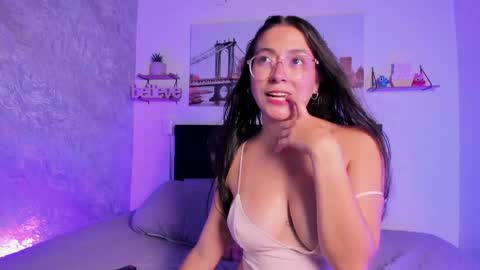 Snapshot of sofialujan_ chatting on 28, 4, 2026 sofialujan_ online show from 28, 4, 2026
