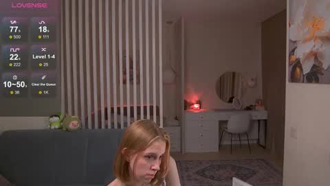 Snapshot of sofiapure18 chatting on 17, 9, 2025 Sofia Help me overcome shynes with 100 thumbs up online show from 17, 9, 2025