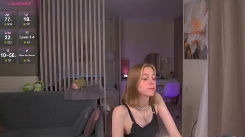 Snapshot of sofiapure18 chatting on 9, 10, 2025 Sofia Help me overcome shynes with 100 thumbs up online show from 9, 10, 2025