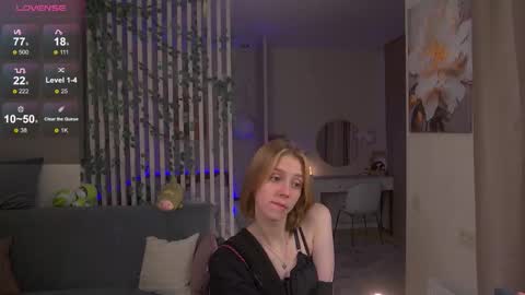 Snapshot of sofiapure18 chatting on 12, 10, 2025 Sofia Help me overcome shynes with 100 thumbs up online show from 12, 10, 2025