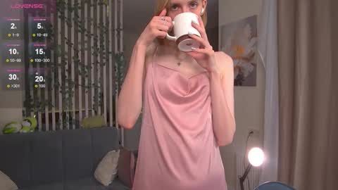 Snapshot of sofiapure18 chatting on 18, 10, 2025 Sofia Help me overcome shynes with 100 thumbs up online show from 18, 10, 2025