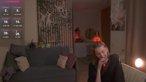 Snapshot of sofiapure18 chatting on 30, 10, 2025 Sofia Help me overcome shynes with 100 thumbs up online show from 30, 10, 2025