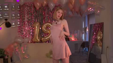 Sofia Help me overcome shynes with 100 thumbs up online show from 20, 2, 2026