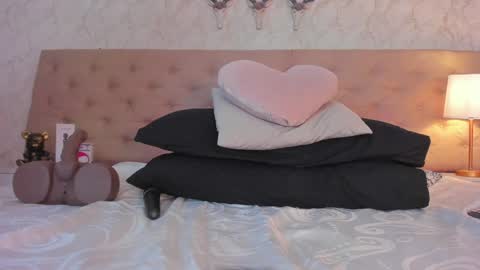 Snapshot of sofiareyees chatting on 7, 2, 2025 SofiaReyees online show from 7, 2, 2025