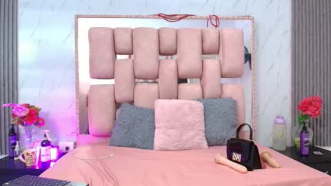 Sofia Sommers online show from 2, 12, 2025