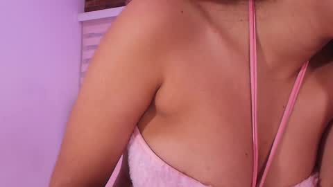 Sofia Velez  online show from 7, 5, 2026