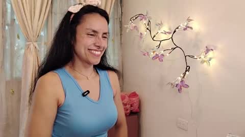 Sofi Bella online show from 8, 5, 2026
