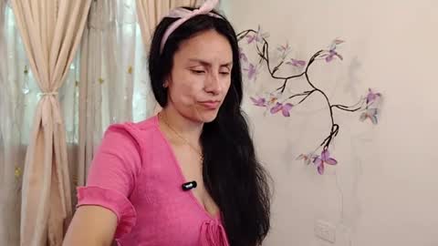 Sofi Bella online show from 13, 5, 2026