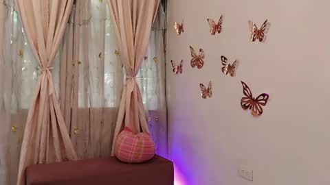 Sofi Bella online show from 15, 6, 2026