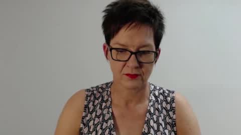 Snapshot of sofie_velvet chatting on 9, 9, 2025 Sofie Velvet online show from 9, 9, 2025