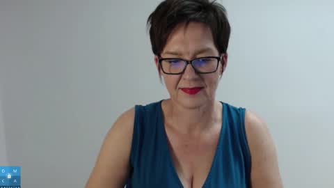 Snapshot of sofie_velvet chatting on 28, 10, 2025 Sofie Velvet online show from 28, 10, 2025