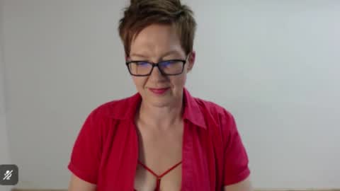 Snapshot of sofie_velvet chatting on 9, 4, 2026 Sofie Velvet online show from 9, 4, 2026