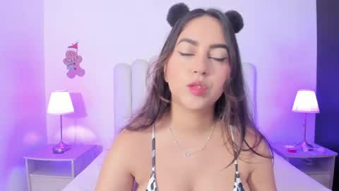 Snapshot of sofiebunnie chatting on 17, 5, 2026 sofiebunnie online show from 17, 5, 2026