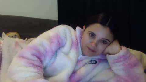 Snapshot of sofigarcia17 chatting on 7, 1, 2025 sofi online show from 7, 1, 2025