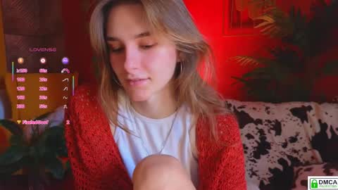 Snapshot of soft_animal chatting on 5, 10, 2025 E online show from 5, 10, 2025