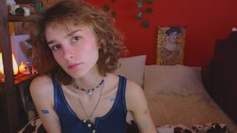 Snapshot of soft_animal chatting on 25, 4, 2026 E online show from 25, 4, 2026
