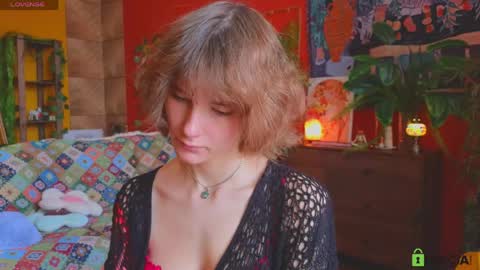 Snapshot of soft_animal chatting on 12, 5, 2026 E online show from 12, 5, 2026