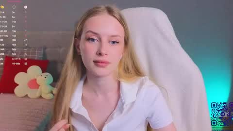 Snapshot of soft_babe chatting on 13, 5, 2026 Milisa online show from 13, 5, 2026