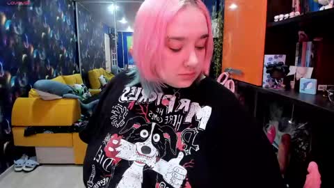 Snapshot of softie_sofy chatting on 18, 4, 2026 Sofie online show from 18, 4, 2026