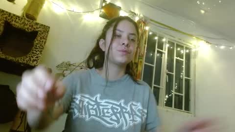 Snapshot of soka_lovers_04_ chatting on 28, 10, 2025 Sofia online show from 28, 10, 2025