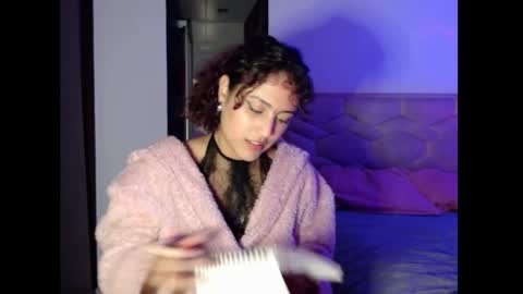 gin independent model online show from 27, 12, 2024
