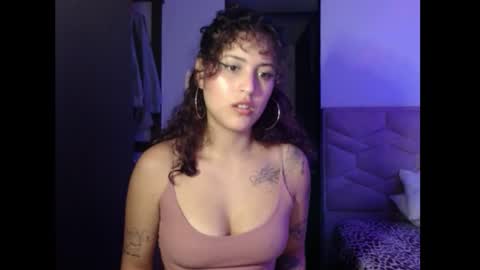 gin independent model online show from 13, 1, 2025