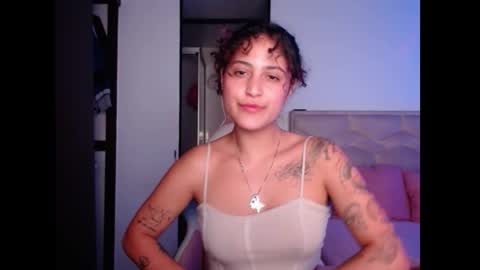 gin independent model online show from 27, 1, 2025