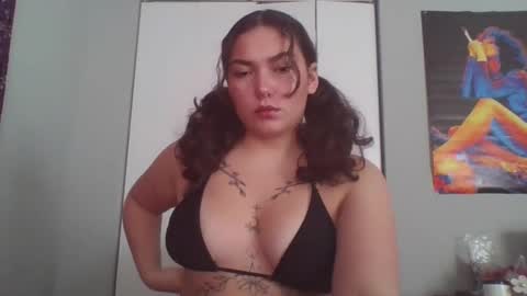 Sola Reina online show from 17, 9, 2025