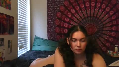 Sola Reina online show from 10, 10, 2025