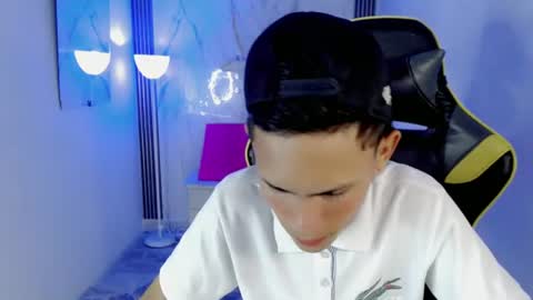 Snapshot of sombra_18 chatting on 3, 7, 2026 ESTEBAN online show from 3, 7, 2026